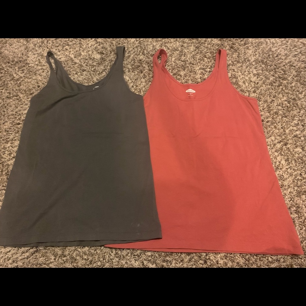 2 Old Navy fitted tank tops sz medium